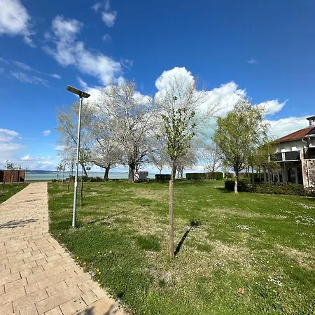 Waterfront Lägenhet Zamárdi